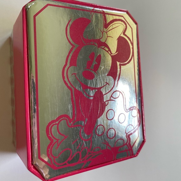 Disney’s Minnie Mouse watch - Picture 3 of 3
